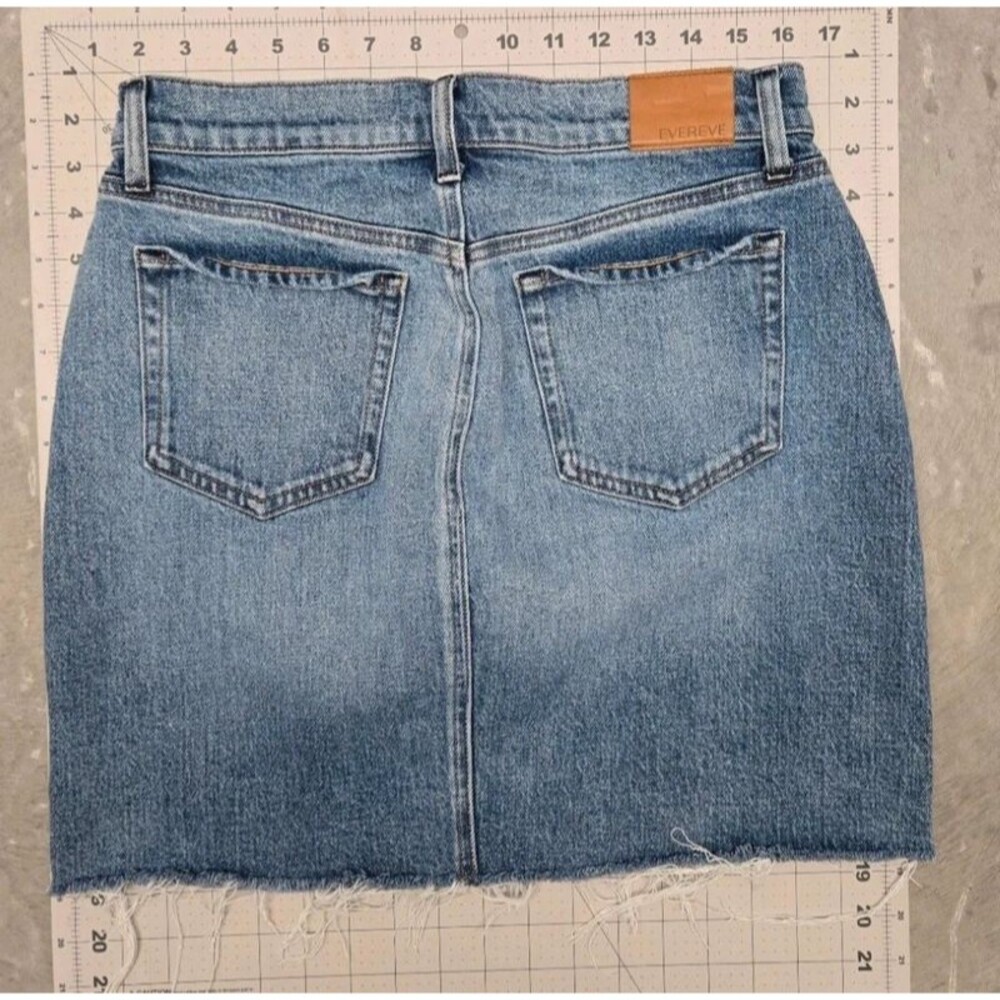 Evereve Blue Medium Wash Denim Skirt Womens 28 - Picture 2 of 9